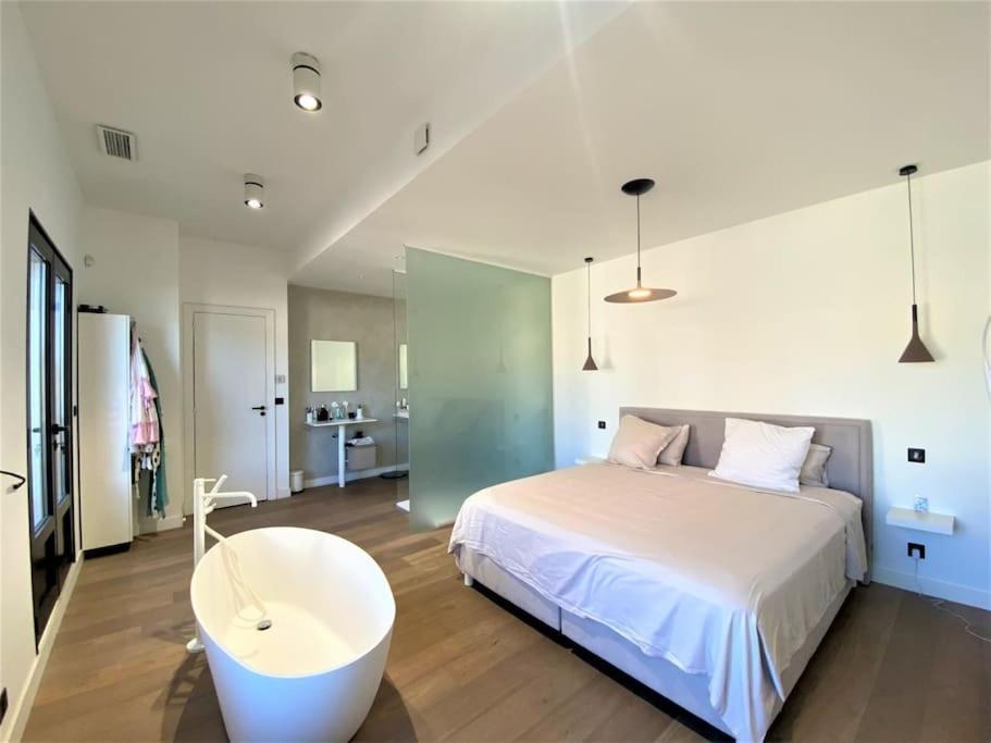 Villa d'exception sur la plage, centre Cassis Extérieur photo